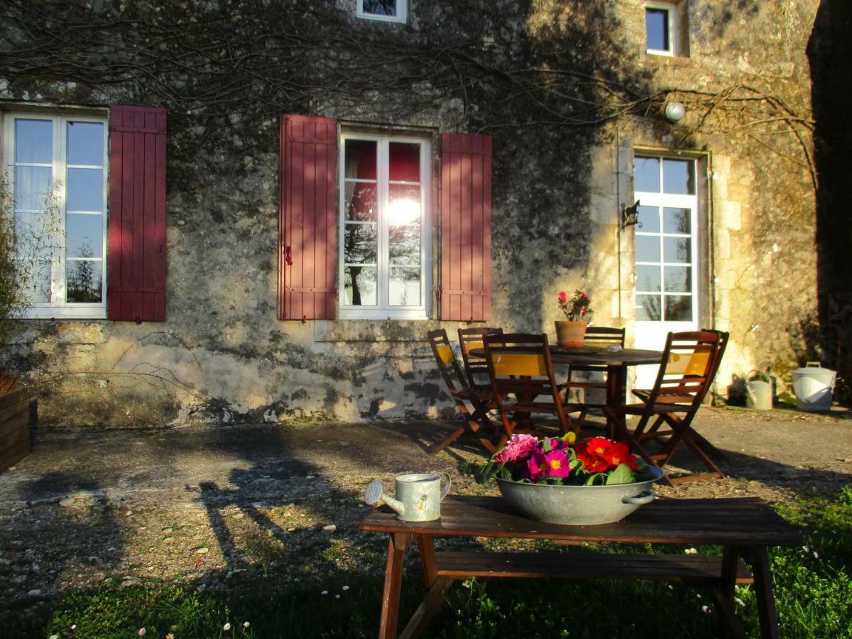 Logis De Bois Roche Villa Saint-Bonnet-sur-Gironde Exterior foto